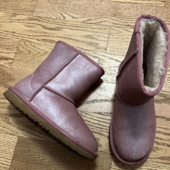 UGG AUSTRALIA CLASSIC SHORT 11 SHIMMER BOOTS SIZE‎ 2 - Picture 3 of 8